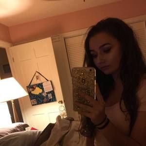 Meet your Posher, Adara